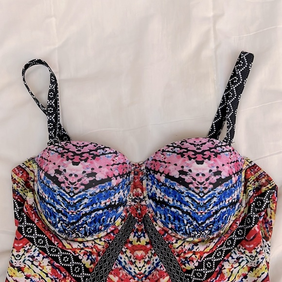NWOT Colourful Abstract One Piece Swimsuit - Picture 2 of 11
